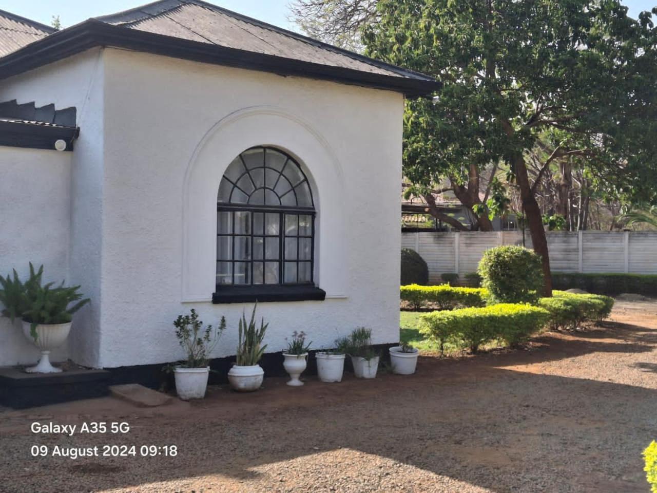 Choice Backpackers Lodge Bulawayo Eksteriør billede