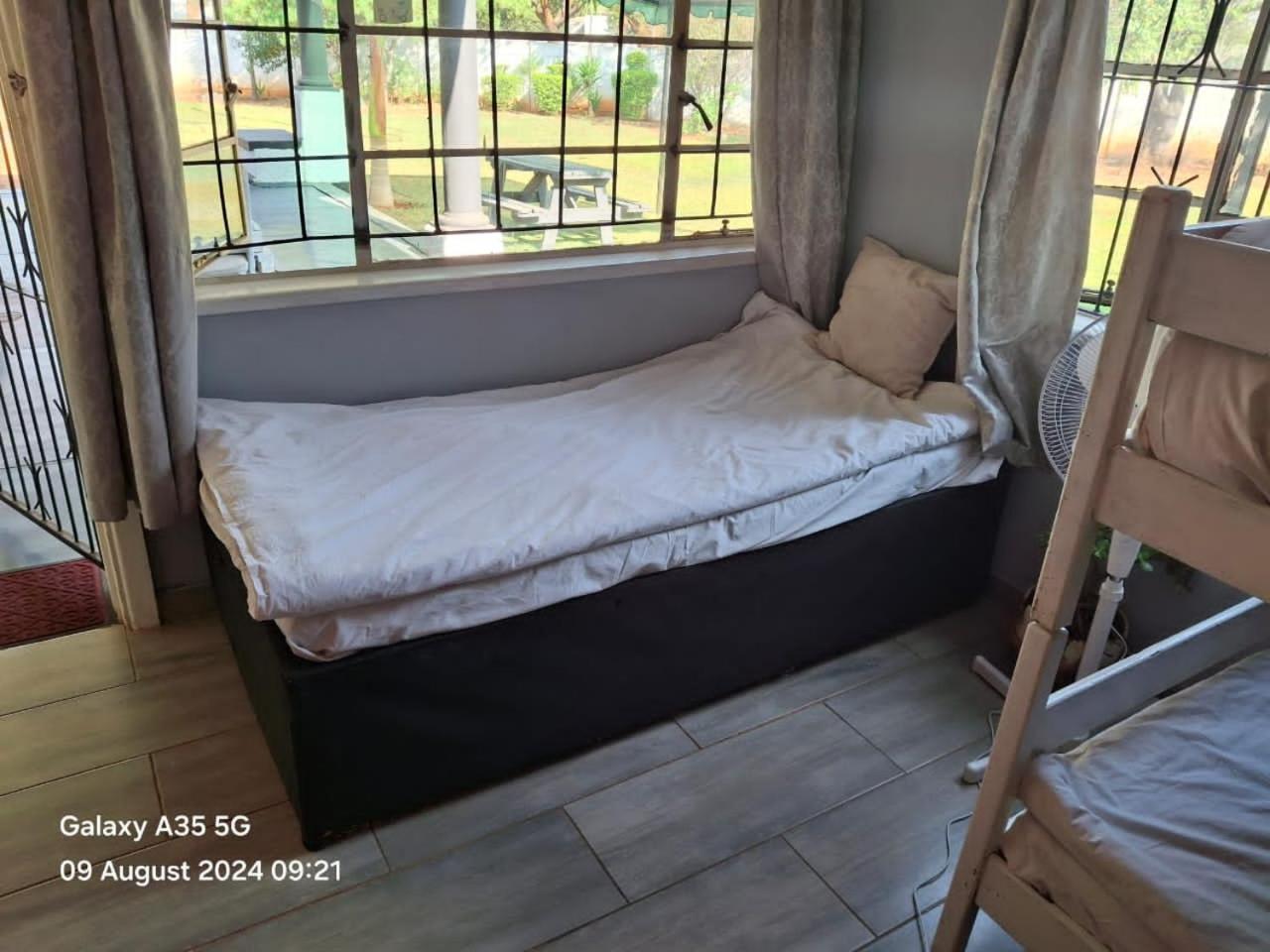 Choice Backpackers Lodge Bulawayo Eksteriør billede
