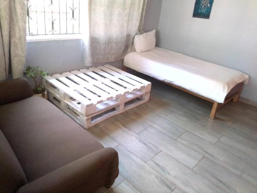 Choice Backpackers Lodge Bulawayo Eksteriør billede